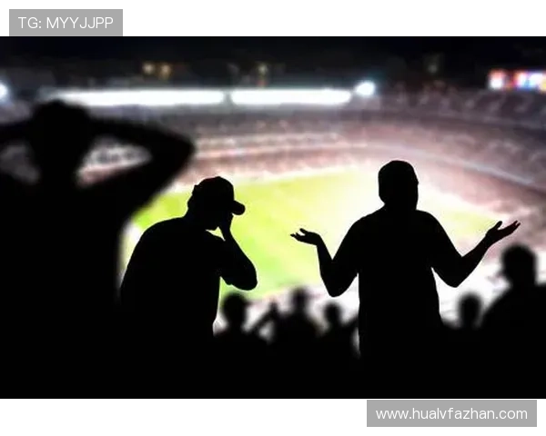 足球明星剪影艺术作品展示展现运动魅力与激情的视觉盛宴