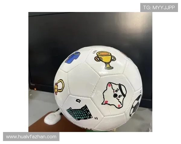 足球明星创意彩绘艺术作品展现球场魅力与个人风采的完美结合