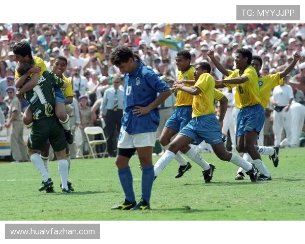 足球明星是否真的可以被视为现代社会的英雄角色探讨